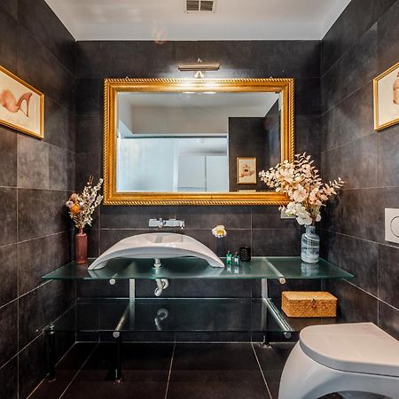 The Boutique Houses - Iconic Suite In Galleria Duomo With Private Parking Milão Exterior foto