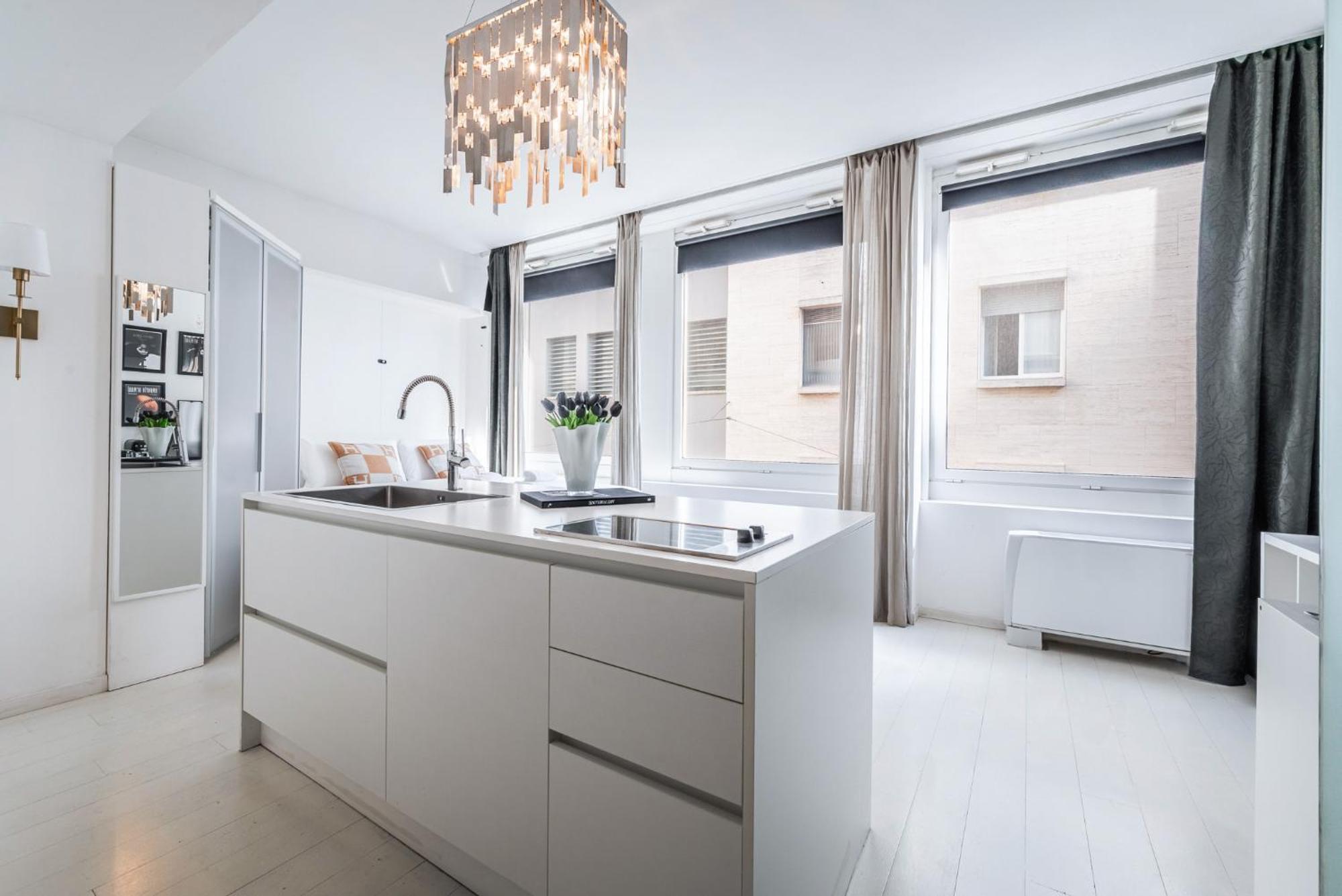 The Boutique Houses - Iconic Suite In Galleria Duomo With Private Parking Milão Exterior foto